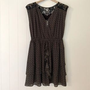 Miss Me Flutter Dress sz L NWT Black Floral with Lace